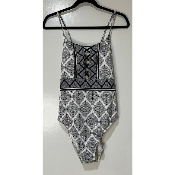 La Blanca Oasis Tile Strappy Back One-Piece Swimsuit White Black Size 14 NWT - Picture 2 of 15